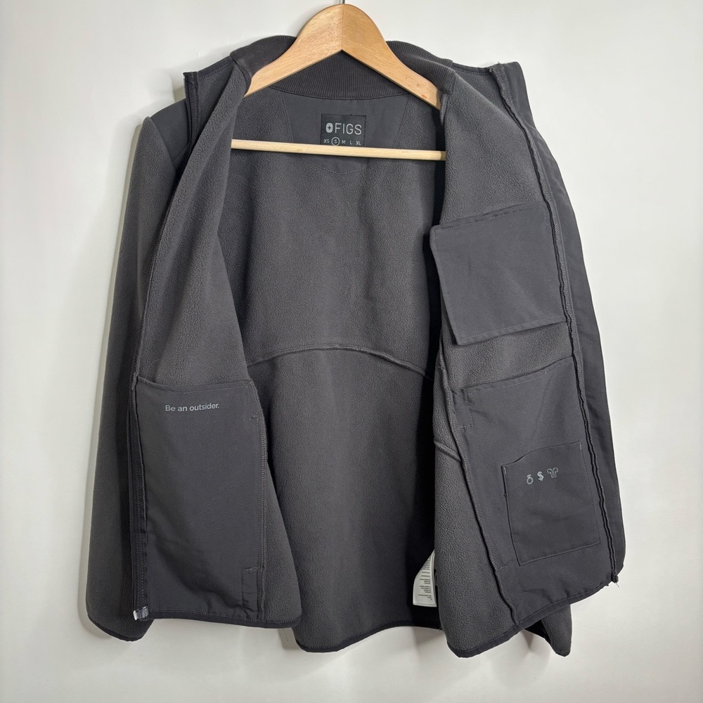 Figs Women’s Gray Shift Fleece Jacket™ size Small - Picture 9 of 11